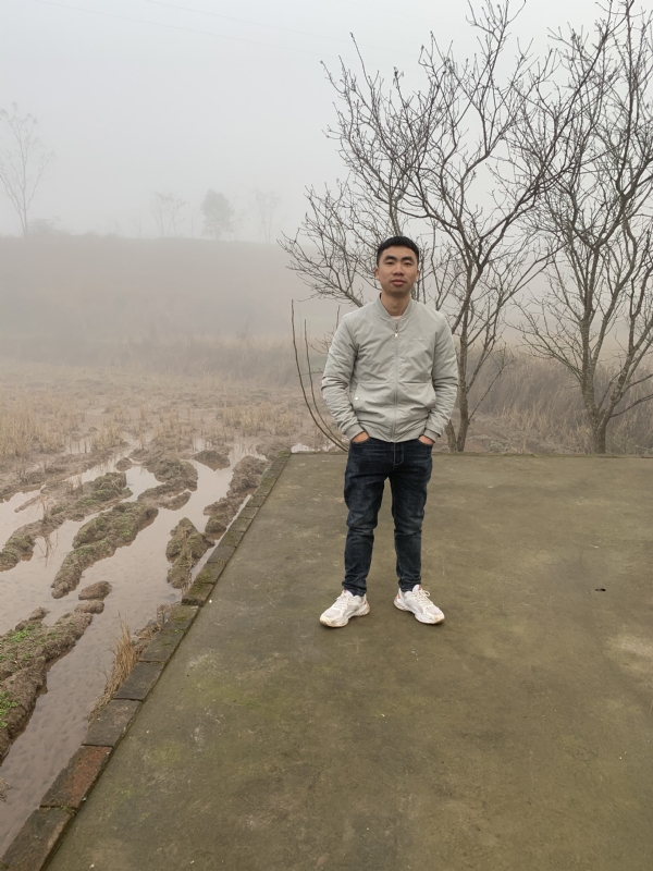 迷路的小猪的第一张照片--平顶山相亲服务中心