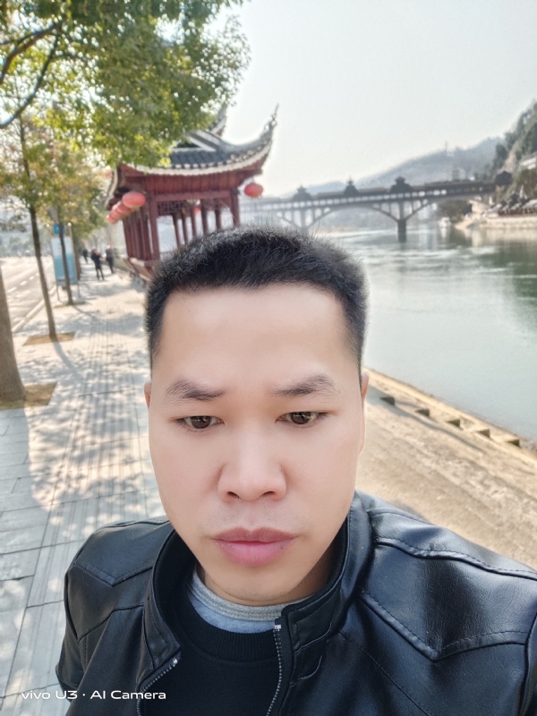 啊锦的第一张照片--平顶山相亲服务中心