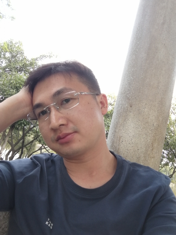 不如随风的第一张照片--平顶山相亲服务中心