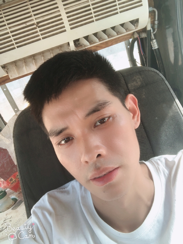 小董的第一张照片--平顶山相亲服务中心