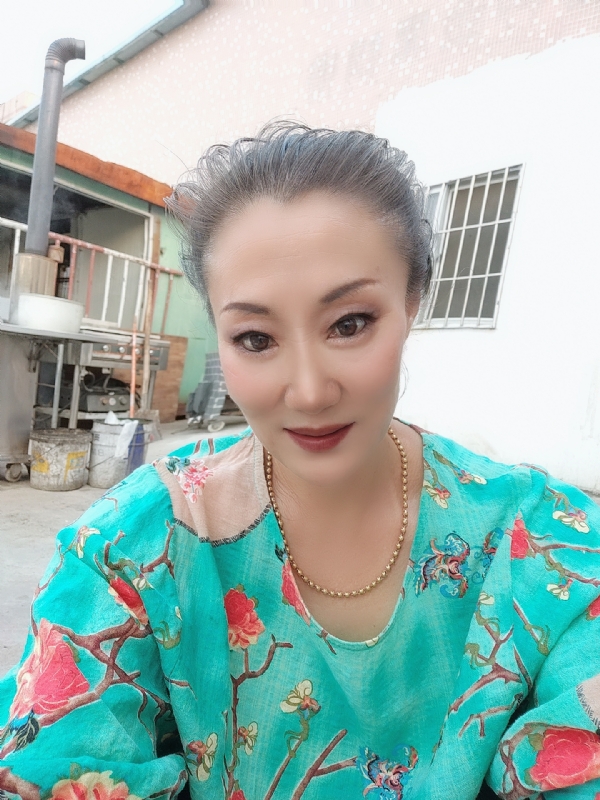 燕子的第三张照片--平顶山相亲服务中心