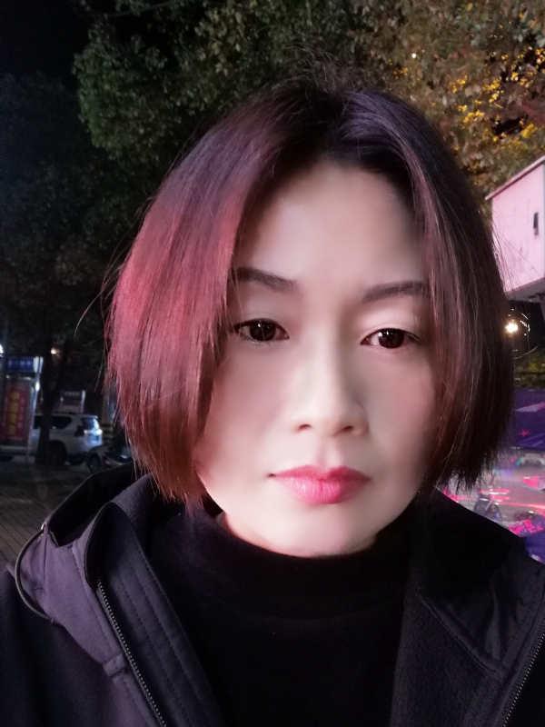 风中百合的第一张照片--平顶山相亲服务中心