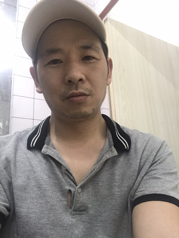 老何的第一张照片--平顶山相亲服务中心