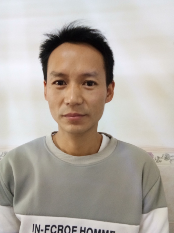 单亲爸爸的第一张照片--平顶山相亲服务中心