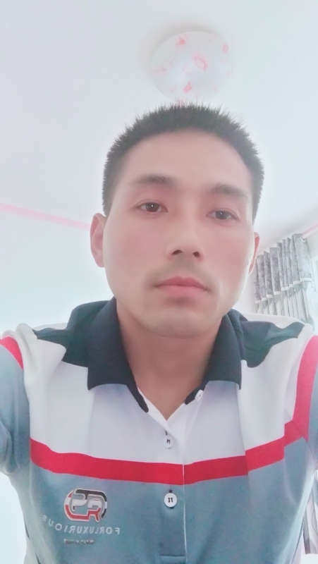 染红尘世的第二张照片--平顶山相亲服务中心