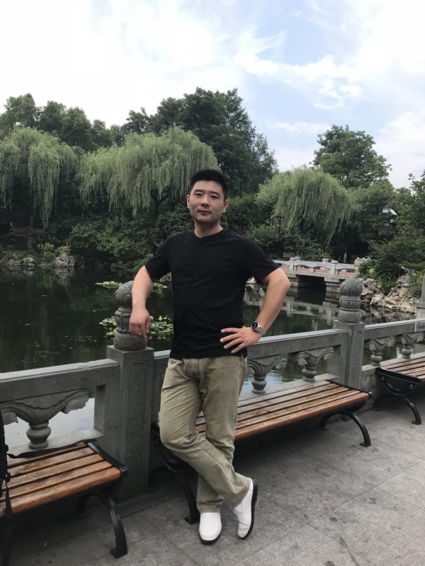 未来可期的第一张照片--平顶山相亲服务中心