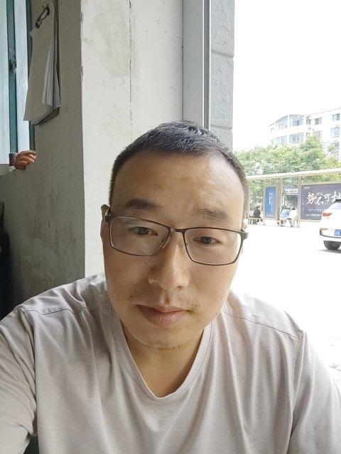 转身的距离的第一张照片--平顶山相亲服务中心