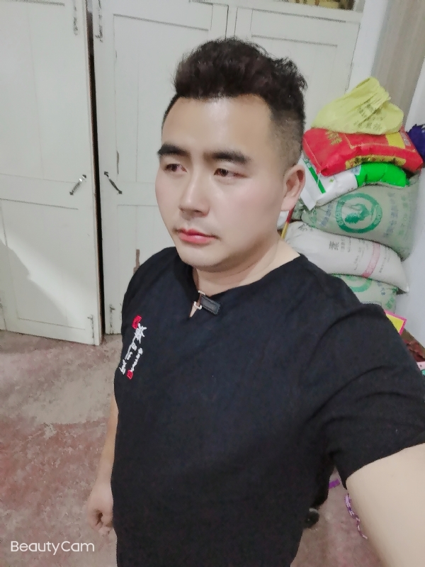 阿杰的第一张照片--平顶山相亲服务中心