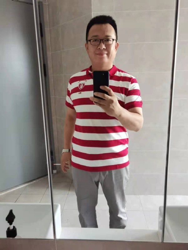 行走的打桩机的第一张照片--平顶山相亲服务中心