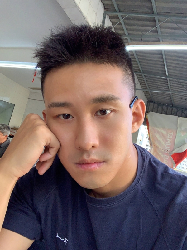 相见恨晚的第二张照片--平顶山相亲服务中心