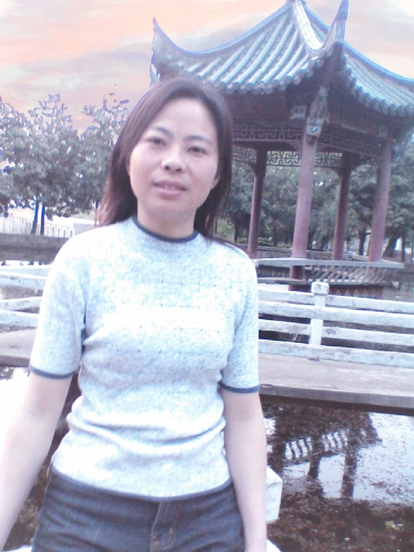 小草的第三张照片--平顶山相亲服务中心