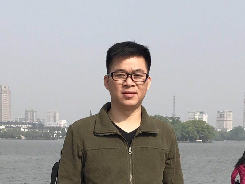 孔雀鱼的第一张照片--平顶山相亲服务中心