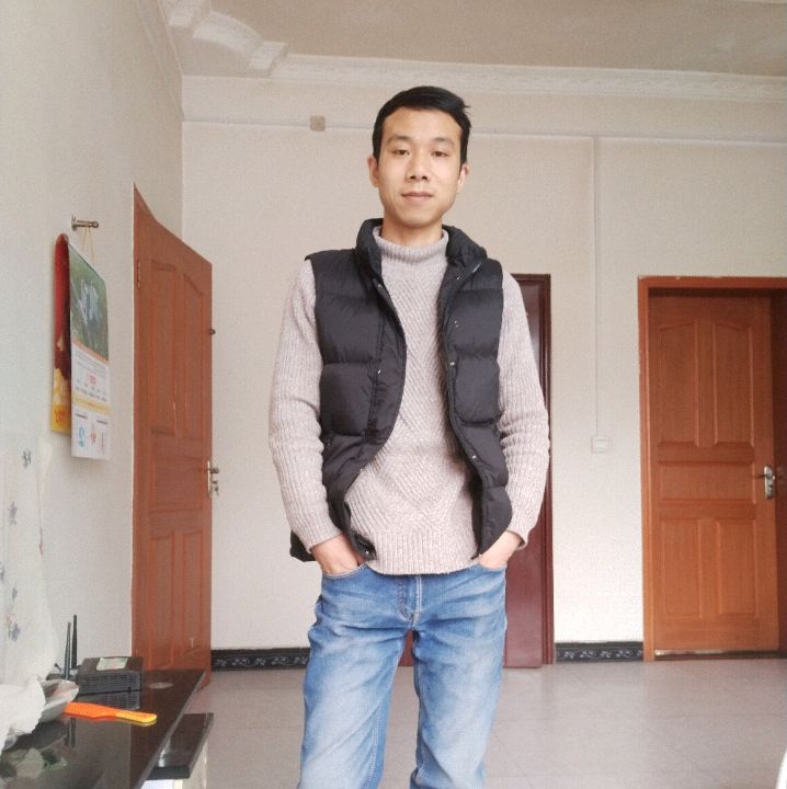 小伙子的第一张照片--平顶山相亲服务中心