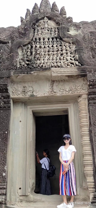 桃花与酒的第三张照片--平顶山相亲服务中心