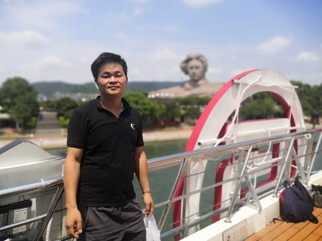 龙的传人的第一张照片--平顶山相亲服务中心