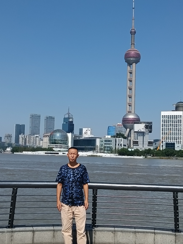 伪装浪漫的第一张照片--平顶山相亲服务中心