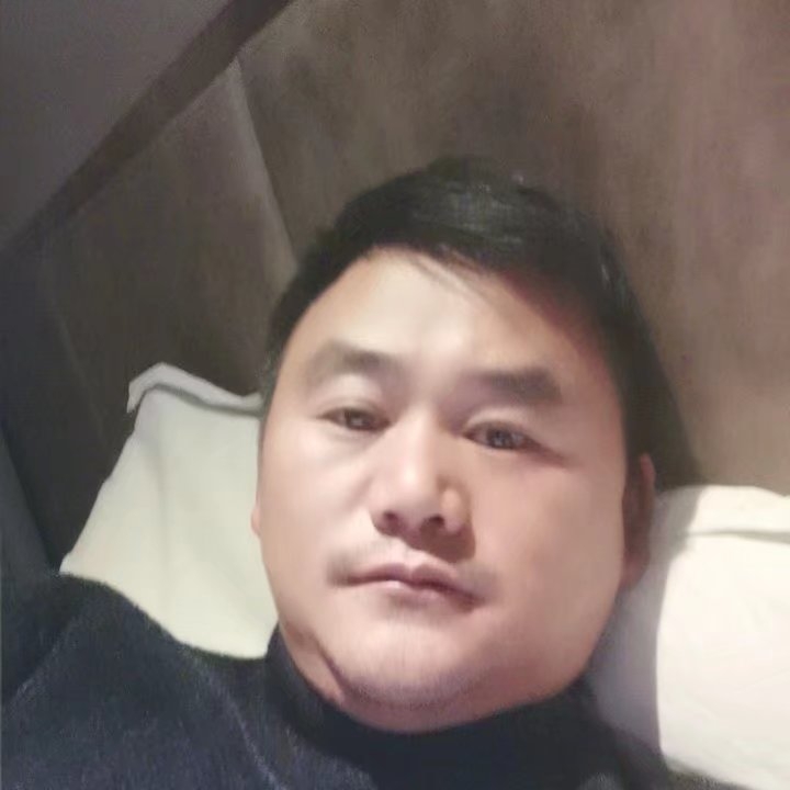 奔跑的第四张照片--平顶山相亲服务中心