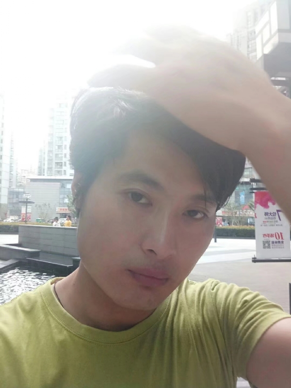 钢铁侠的第一张照片--平顶山相亲服务中心