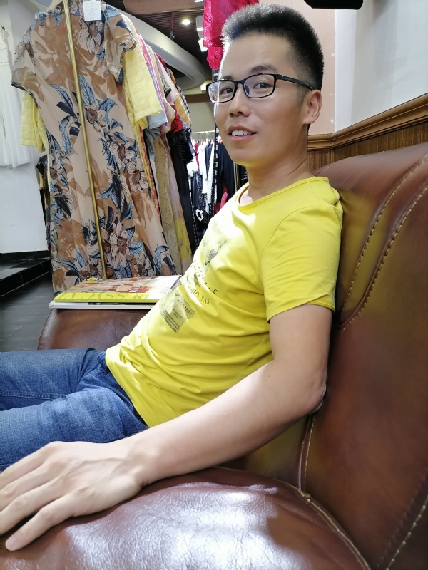 汪顺鹏的第一张照片--平顶山相亲服务中心