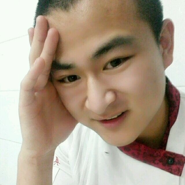 人潮拥挤的第一张照片--平顶山相亲服务中心