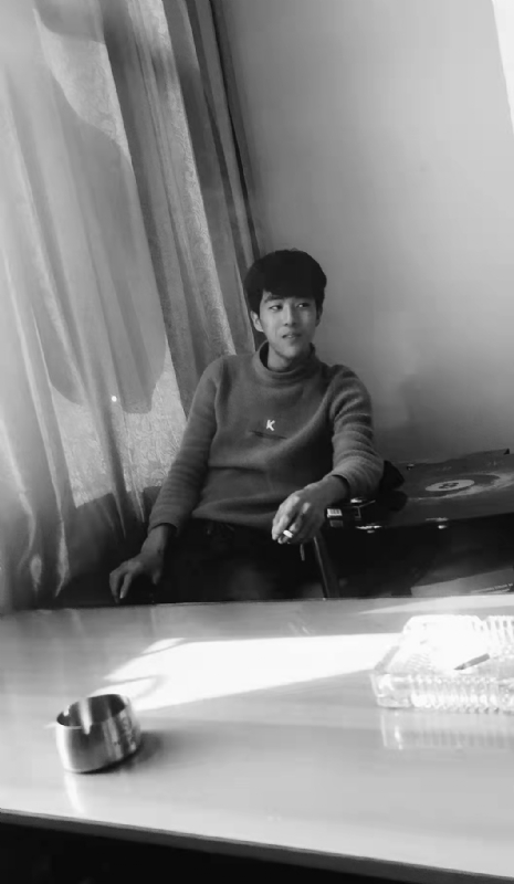 酷似小丑的第二张照片--平顶山相亲服务中心