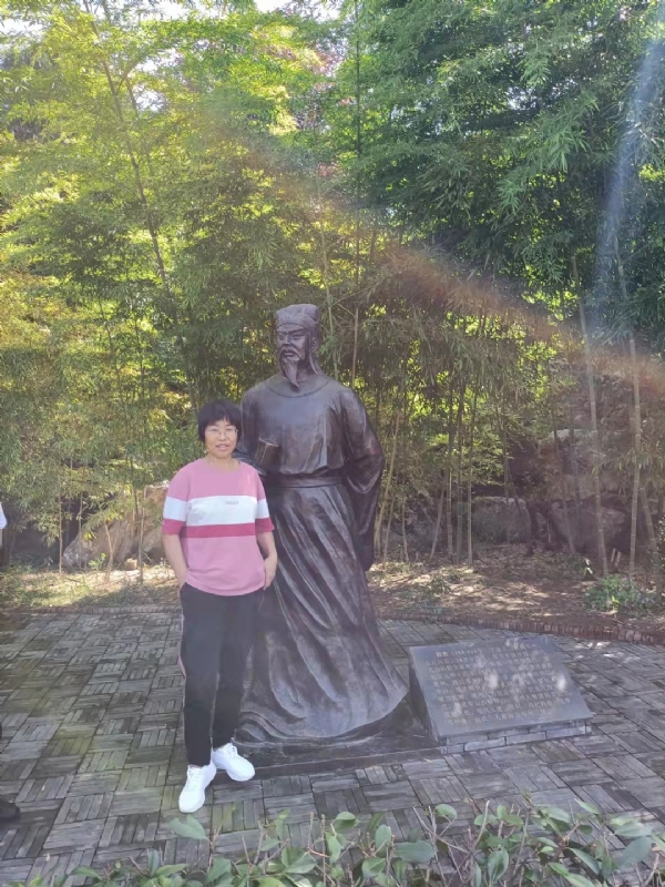 秋天的菊花的第一张照片--平顶山相亲服务中心