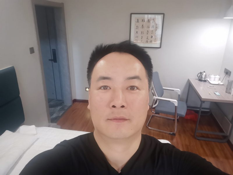 莫待花落空折枝的第一张照片--平顶山相亲服务中心