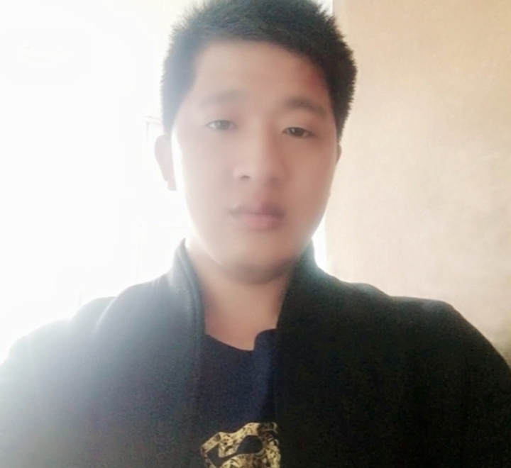 形影不离的第一张照片--平顶山相亲服务中心