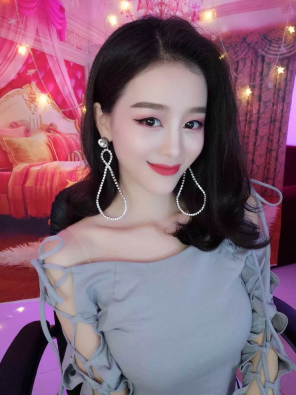 Cici的第三张照片--平顶山相亲服务中心