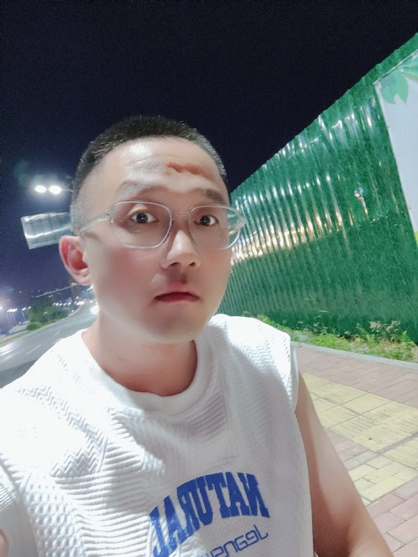 清风烈酒的第一张照片--平顶山相亲服务中心