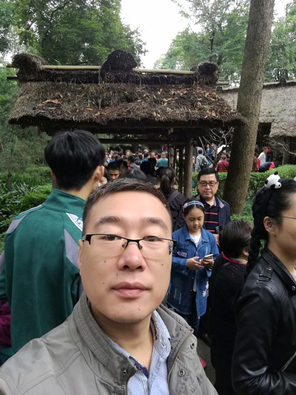 撑起一片天的第一张照片--平顶山相亲服务中心