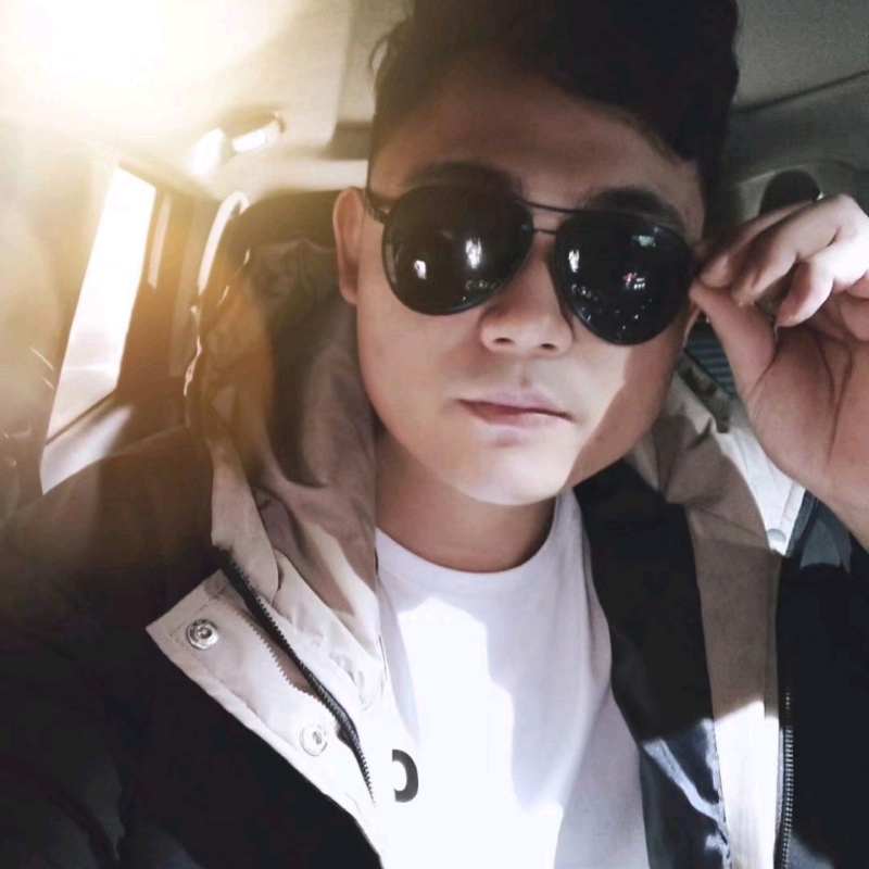 高大威武的第三张照片--平顶山相亲服务中心