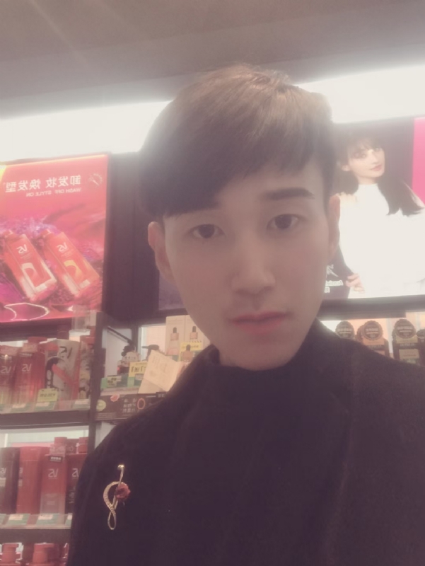 唯美的爱情故事的第一张照片--平顶山相亲服务中心