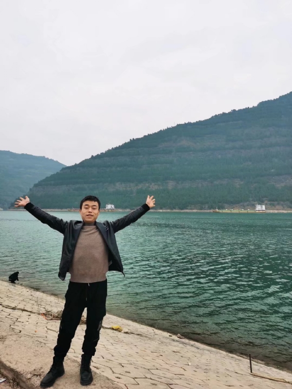 寂寞的风的第一张照片--平顶山相亲服务中心