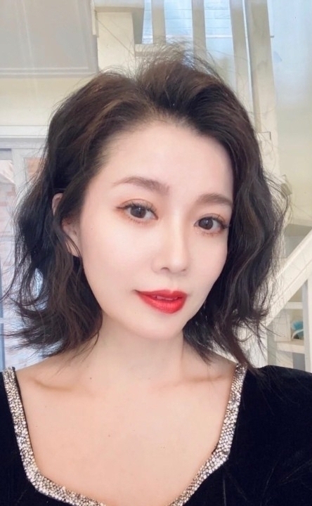 束負的第一张照片--平顶山相亲服务中心