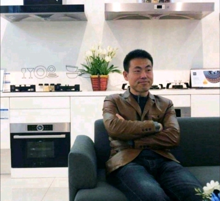 奋斗的执着的第一张照片--平顶山相亲服务中心