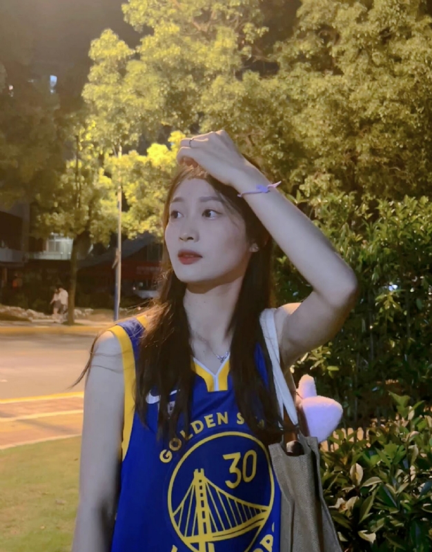 小趴菜的第三张照片--平顶山相亲服务中心