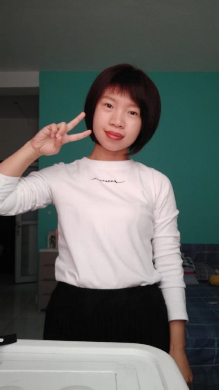 向日葵的第一张照片--平顶山相亲服务中心