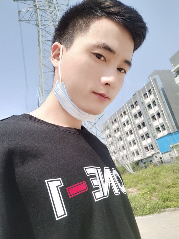 何凡的第一张照片--平顶山相亲服务中心