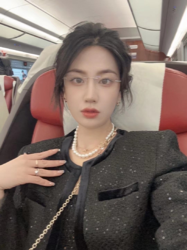 Alma的第三张照片--平顶山相亲服务中心