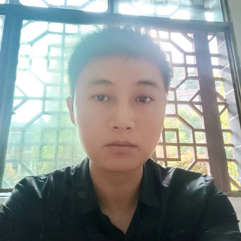 枫叶的第一张照片--平顶山相亲服务中心