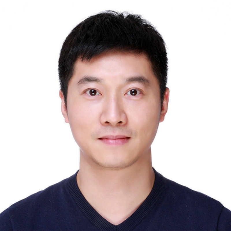 大手牵小手的第一张照片--平顶山相亲服务中心