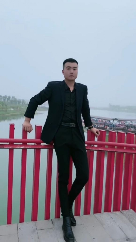 Albert的第二张照片--平顶山相亲服务中心