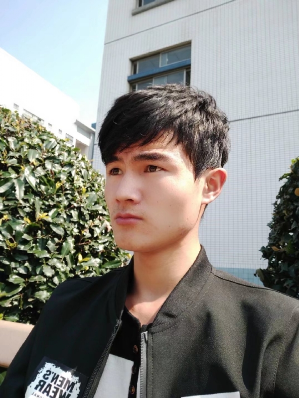 阳光男孩的第四张照片--平顶山相亲服务中心