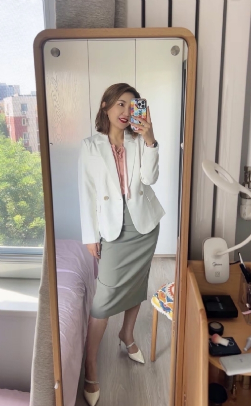 丽波的第三张照片--平顶山相亲服务中心