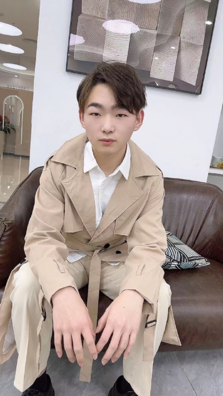 啊哲的第一张照片--平顶山相亲服务中心