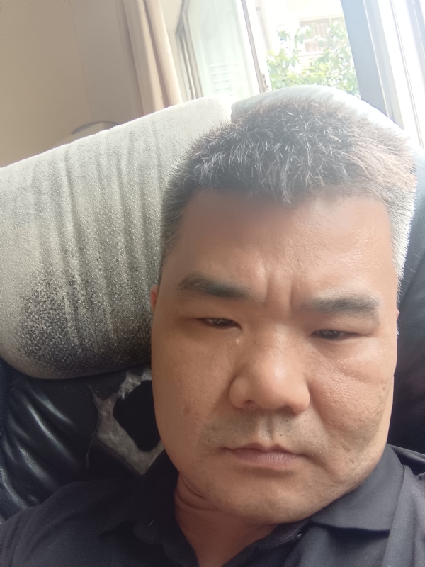 路人的第一张照片--平顶山相亲服务中心