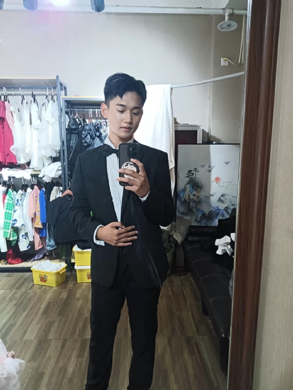 李梓宇的第一张照片--平顶山相亲服务中心