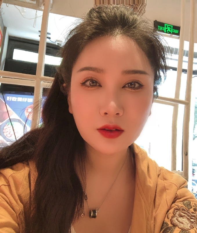 琳达的第二张照片--平顶山相亲服务中心