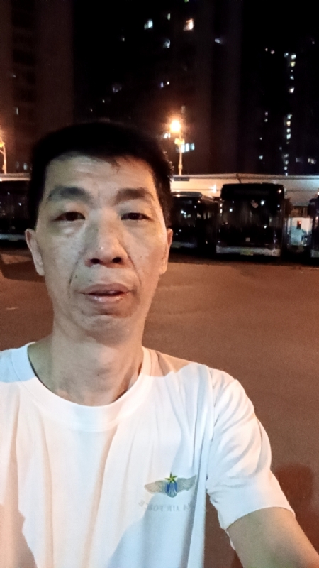 小丑的第一张照片--平顶山相亲服务中心